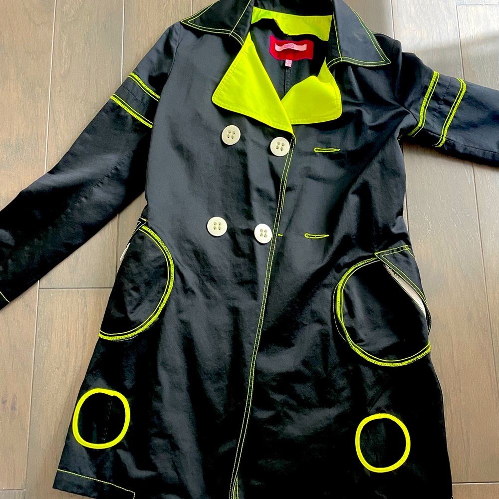 Ladies light jacket . Black with color parts